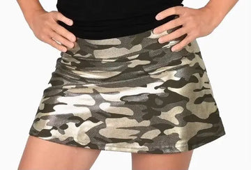 Make a stylish statement with our Woman Khaki Camo Skort. Fashionable, versatile, and perfect for active days. Shop now